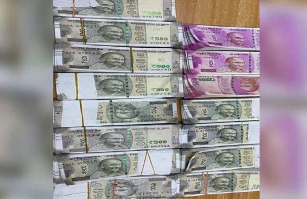 उज्जैनः एसटीएफ ने पकड़े 13 लाख 35 हजार नकली नोट, 5 गिरफ्तार...